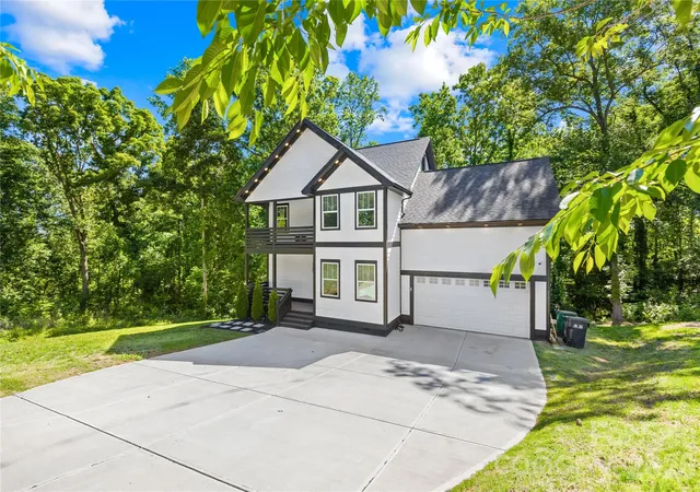 3rd image of 2101 Highland View Ln, Charlotte, NC 28214 | MLS# 4385026