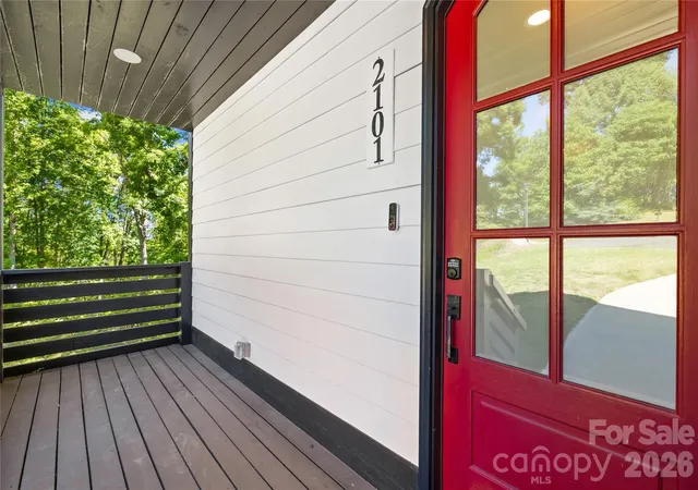 4th image of 2101 Highland View Ln, Charlotte, NC 28214 | MLS# 4385026
