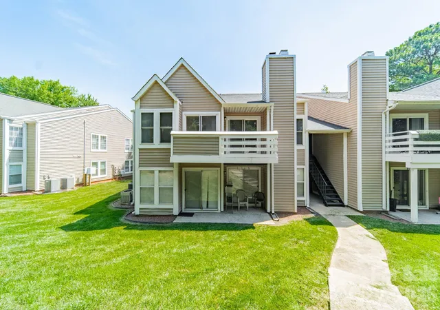 1st image of 9605 Vinca Cir #G, Charlotte, NC 28213 | MLS# 4385047