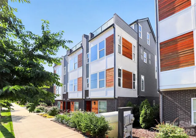 1st image of 2111 Isom St, Charlotte, NC 28208 | MLS# 4385066
