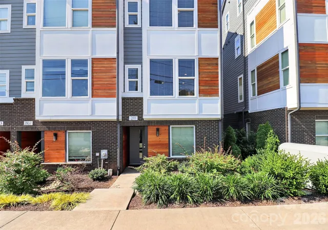 2nd image of 2111 Isom St, Charlotte, NC 28208 | MLS# 4385066