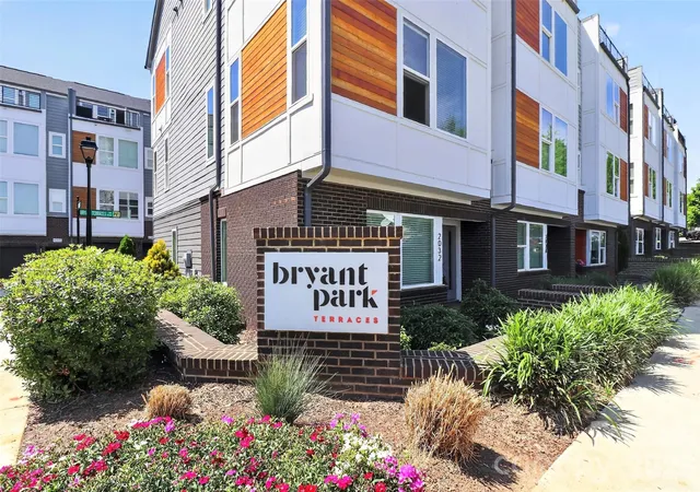 2nd image of 2024 Bryant Park Dr, Charlotte, NC 28208 | MLS# 4385120