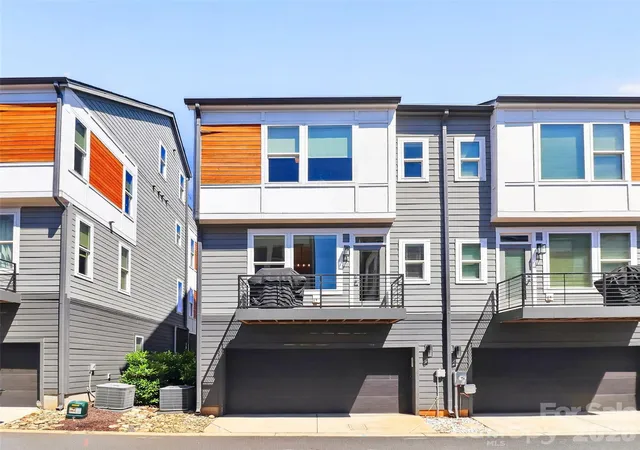 36th image of 2024 Bryant Park Dr, Charlotte, NC 28208 | MLS# 4385120