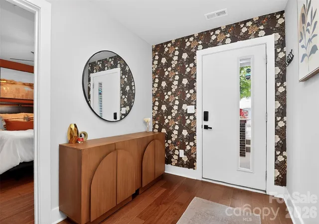 4th image of 2024 Bryant Park Dr, Charlotte, NC 28208 | MLS# 4385120