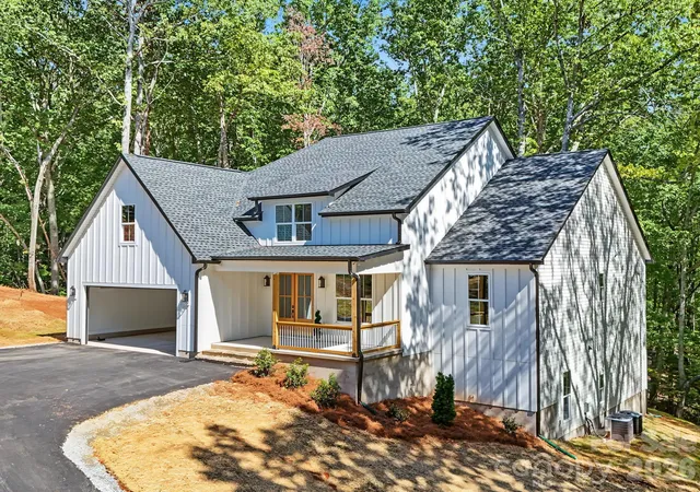 Photo 1 of Single family home for sale at 5296 Liberty Hl Rd W, York, SC 29745 | MLS# 4385146 | Listing updated on 2026-10-09