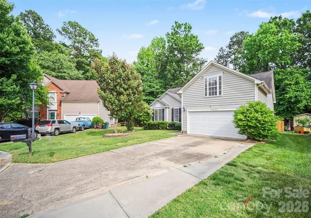 3rd image of 10026 Dauphine Dr, Charlotte, NC 28216 | MLS# 4385192