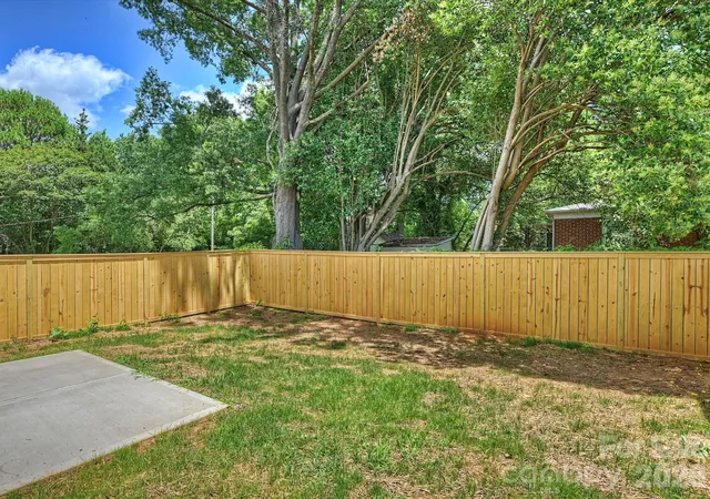 32nd image of 1125 E 35th St, Charlotte, NC 28205 | MLS# 4385201