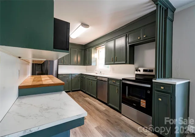 Photo 4 of Single family home for sale at 809 Forest Hl Dr, Shelby, NC 28150 | MLS# 4385208 | Listing updated on 2026-09-04