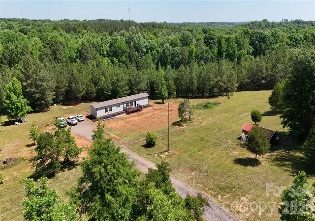 Photo 1 of Single family home for sale at 365 Guernsey Ln, Spartanburg, SC | MLS# 4385221 | Listing updated on 2026-05-23