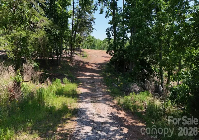 Photo 3 of Single family home for sale at 365 Guernsey Ln, Spartanburg, SC | MLS# 4385221 | Listing updated on 2026-05-23