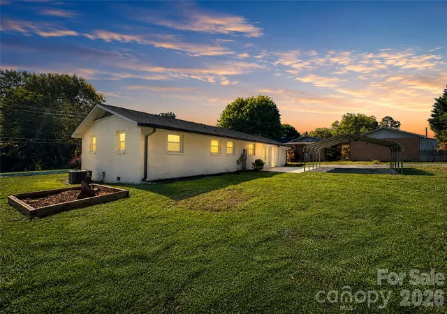 3rd image of 2121 24Th St Ne, Hickory, NC 28601 | MLS# 4385228