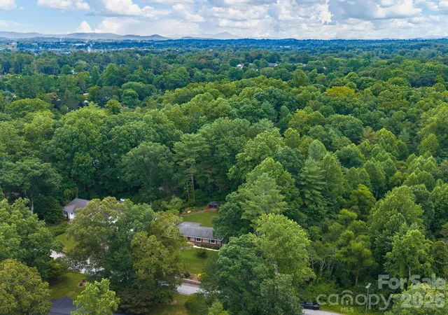 31st image of 112 Lyndale Rd, Hendersonville, NC 28739 | MLS# 4385229