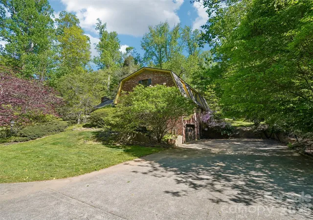 1st image of 114 Overlook Rd, Asheville, NC 28803 | MLS# 4385234