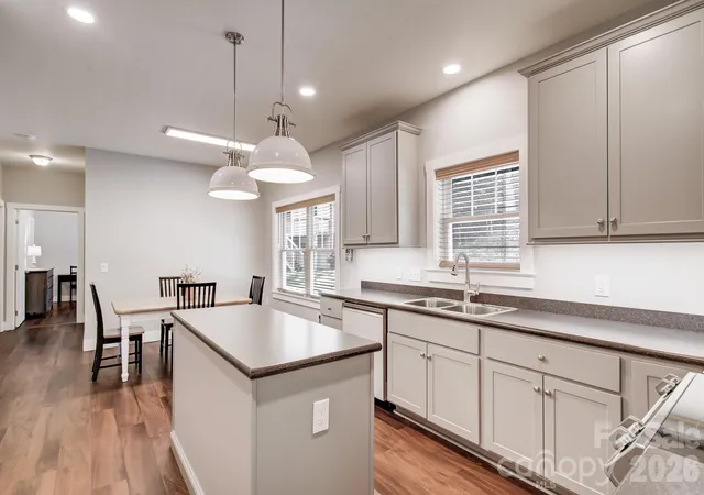 Photo 3 of Single family home for sale at 182 Ellerslie Acre, Hendersonville, NC 28739 | MLS# 4385245 | Listing updated on 2026-09-22