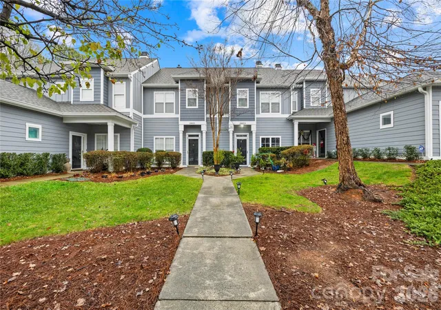 2nd image of 18821 Silver Quay Dr, Cornelius, NC 28031 | MLS# 4385275