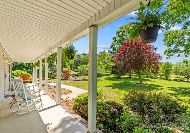Homes for sale in Stony Point, NC | 711 Spring Pointe Dr, Stony Point, NC 28678 | MLS# 4385300