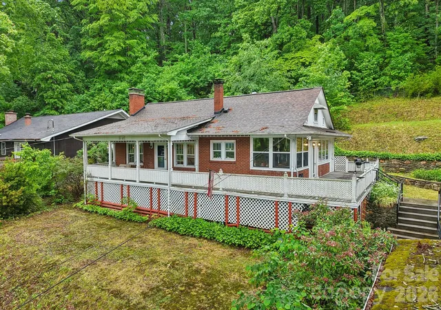 Homes for sale in Waynesville, NC | 1157 S Main St, Waynesville, NC 28786 | MLS# 4385307
