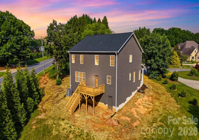 2nd image of 1147 10th Street Ln Nw, Hickory, NC 28601 | MLS# 4385331