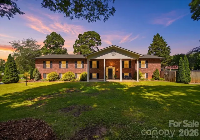 Photo 1 of Single family home for sale at 138 Whispering Pines Dr, Hudson, NC 28638 | MLS# 4385334 | Listing updated on 2026-08-31