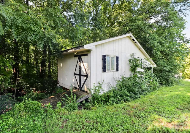 47th image of 2004 Fountain Ln, Stanley, NC 28164 | MLS# 4385342
