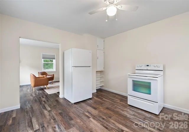 Photo 3 of Single family home for sale at 34 Stephens Rd, Waynesville, NC 28786 | MLS# 4385365 | Listing updated on 2026-10-05