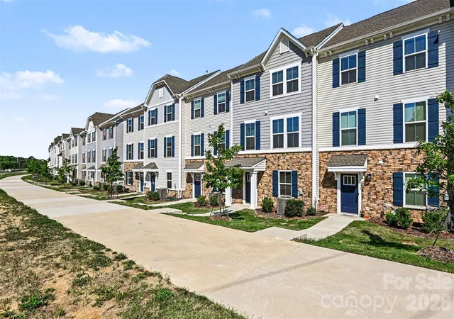 Homes for sale in Charlotte, NC | 1414 Newell Towns Ln, Charlotte, NC 28262 | MLS# 4385399