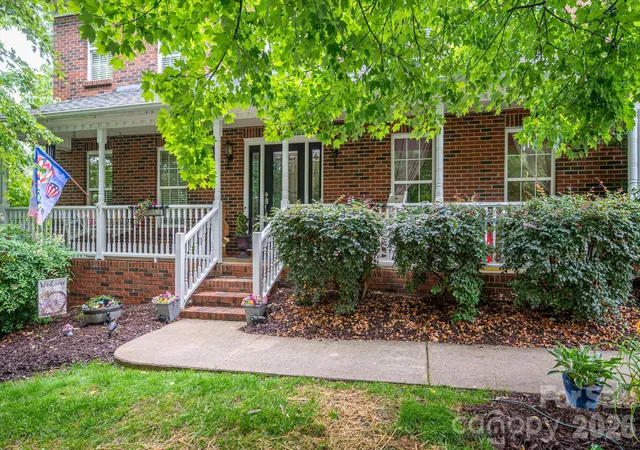 Photo 3 of Single family home for sale at 1228 Plantation Trl, Gastonia, NC 28056 | MLS# 4385430 | Listing updated on 2026-08-24