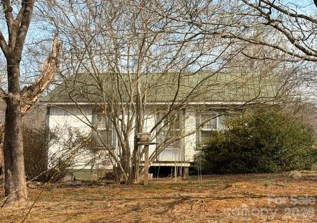 Photo 3 of Single family home for sale at 1081 Ashworth Rd, Marion, NC 28752 | MLS# 4385439 | Listing updated on 2026-06-03
