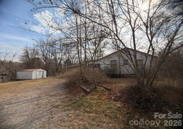 Photo 4 of Single family home for sale at 1081 Ashworth Rd, Marion, NC 28752 | MLS# 4385439 | Listing updated on 2026-06-03