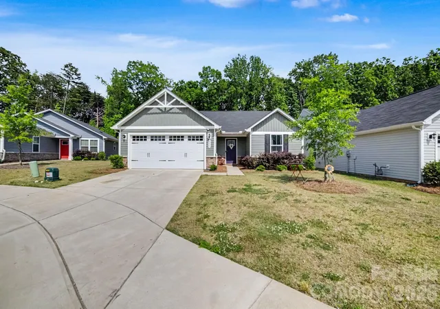 2nd image of 2220 Goldwood Dr, Charlotte, NC 28215 | MLS# 4385474