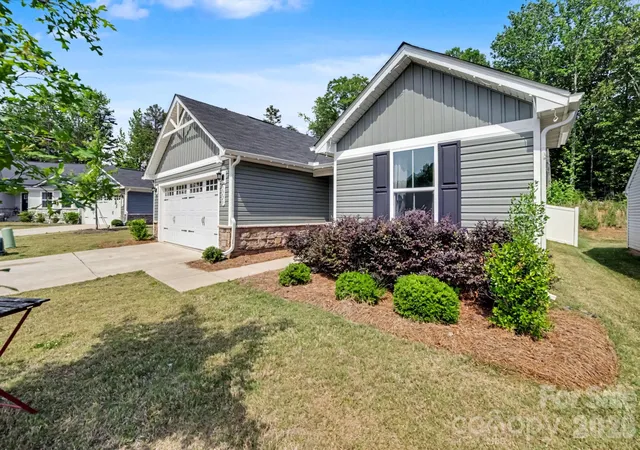 5th image of 2220 Goldwood Dr, Charlotte, NC 28215 | MLS# 4385474