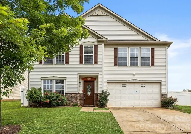 Photo 1 of Single family home for sale at 3272 Table Rock Dr, Gastonia, NC 28052 | MLS# 4385493 | Listing updated on 2026-10-04