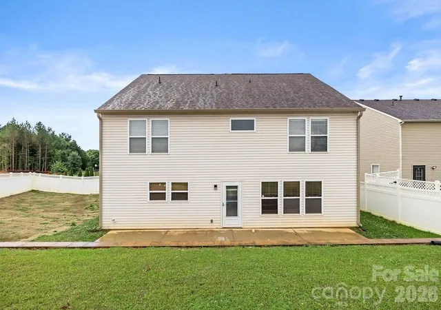 Photo 4 of Single family home for sale at 3272 Table Rock Dr, Gastonia, NC 28052 | MLS# 4385493 | Listing updated on 2026-10-04