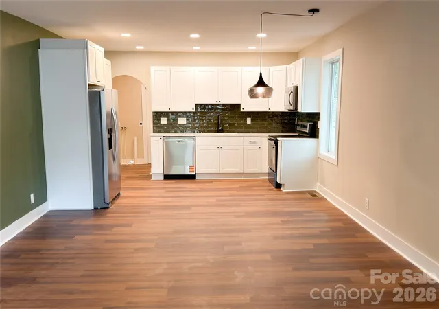 Photo 3 of Single family home for sale at 1904 Hemlock Ave, Gastonia, NC 28054 | MLS# 4385499 | Listing updated on 2026-09-21