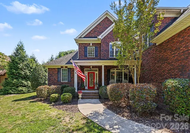 Homes for sale in Lake Wylie, SC | 163 Evening Shadow Rd, Lake Wylie, SC 29710 | MLS# 4385508