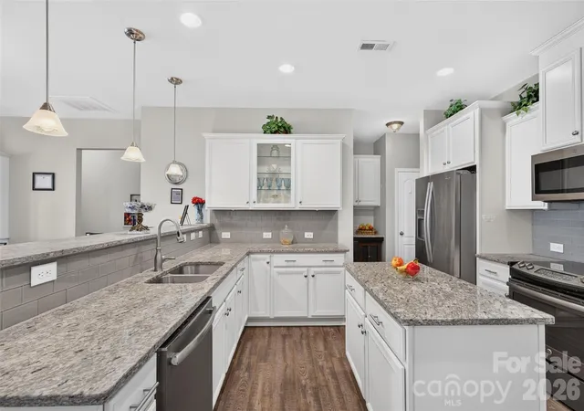 Photo 2 of Single family home for sale at 179 Glastonbury Dr, Mooresville, NC 28115 | MLS# 4385527 | Listing updated on 2026-09-26