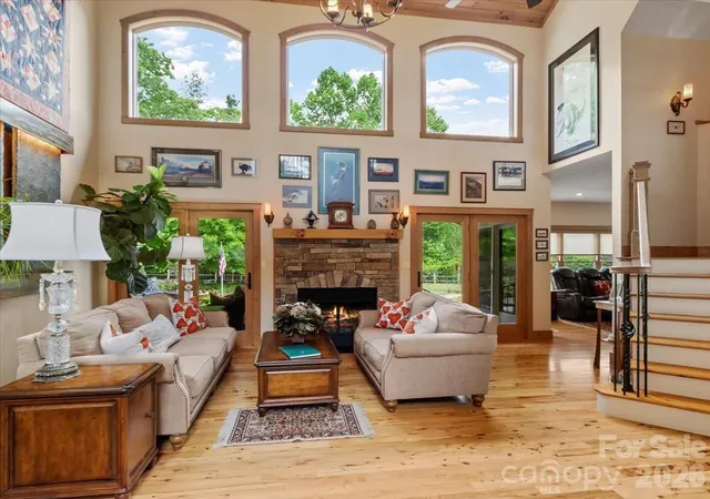 Photo 4 of Single family home for sale at 750 Barebridge Dr, Burnsville, NC 28714 | MLS# 4385574 | Listing updated on 2026-10-17