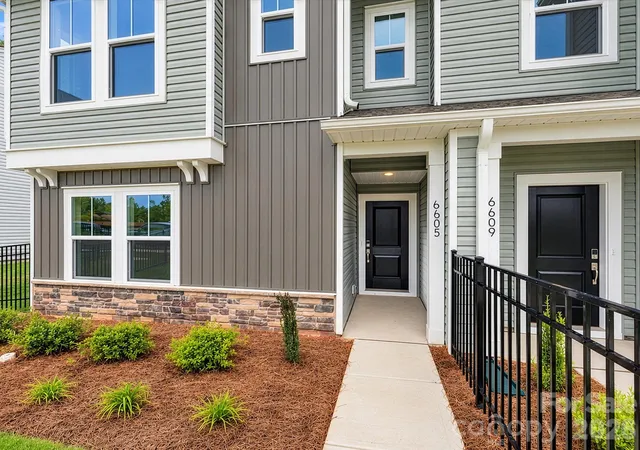 Photo 4 of Townhouse for sale at 6605 Fire Lily Ln, Charlotte, NC 28216 | MLS# 4385591 | Listing updated on 2026-10-28
