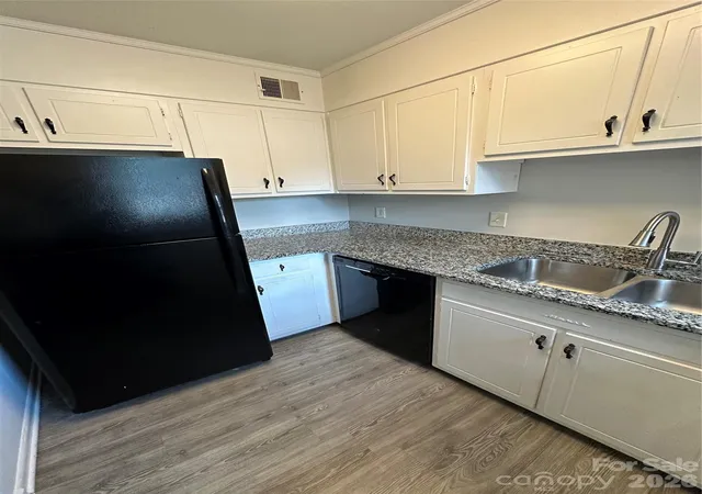 Photo 4 of Condo for sale at 4605 Coronado Dr #K, Charlotte, NC 28212 | MLS# 4385619 | Listing updated on 2026-10-31