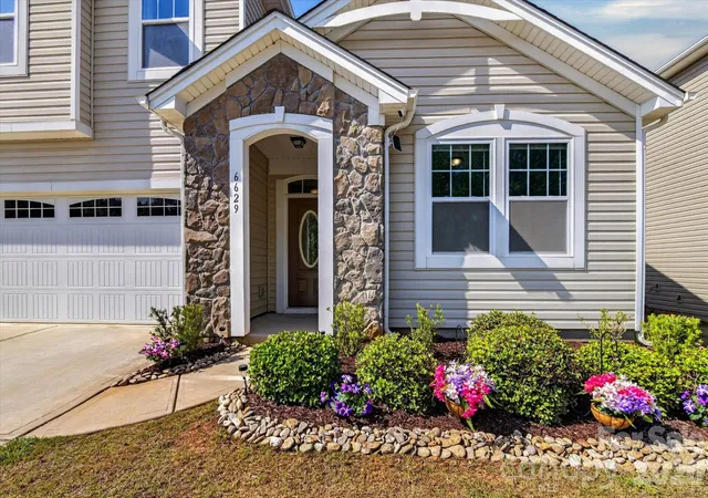 39th image of 6629 Meridale Forest Dr, Charlotte, NC 28269 | MLS# 4385620