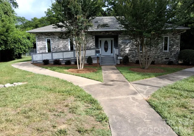 3rd image of 1903 Wellington Hills Cir, Salisbury, NC 28147 | MLS# 4385640