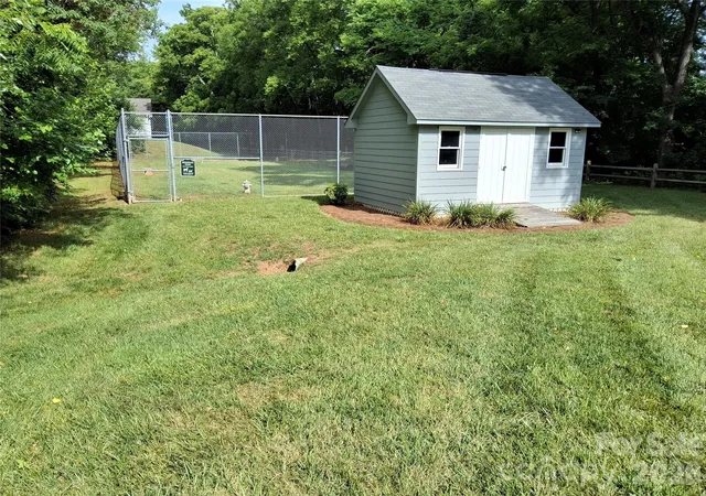 5th image of 1903 Wellington Hills Cir, Salisbury, NC 28147 | MLS# 4385640