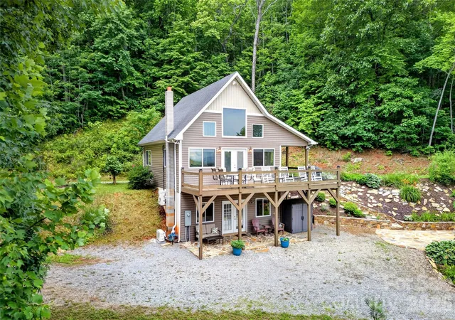 Photo 3 of Single family home for sale at 696 Hickory Nut Holw, Old Fort, NC 28762 | MLS# 4385663 | Listing updated on 2026-06-05
