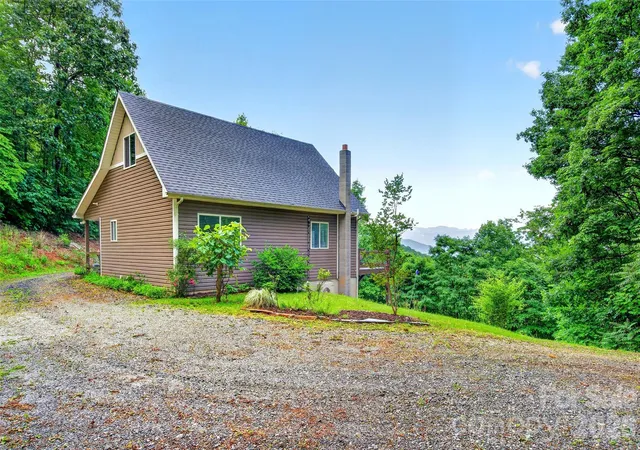 Photo 4 of Single family home for sale at 696 Hickory Nut Holw, Old Fort, NC 28762 | MLS# 4385663 | Listing updated on 2026-06-05