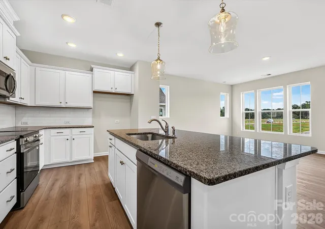 2nd image of 6557 Fire Lily Ln, Charlotte, NC 28216 | MLS# 4385669
