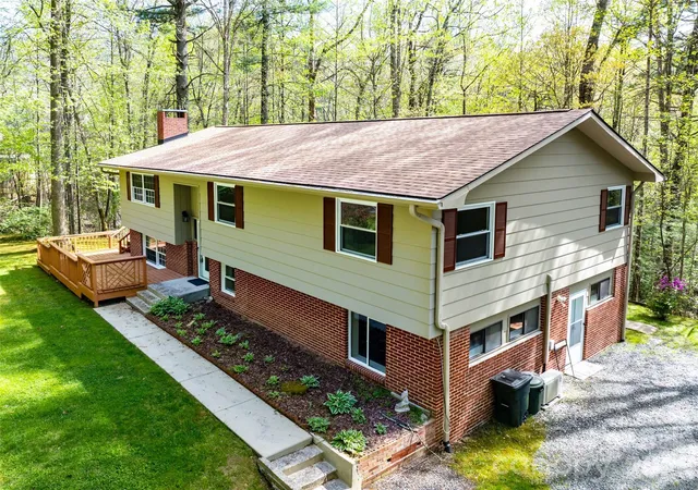 Photo 3 of Single family home for sale at 145 Jeter Mountain Rd, Hendersonville, NC 28739 | MLS# 4385676 | Listing updated on 2026-07-12