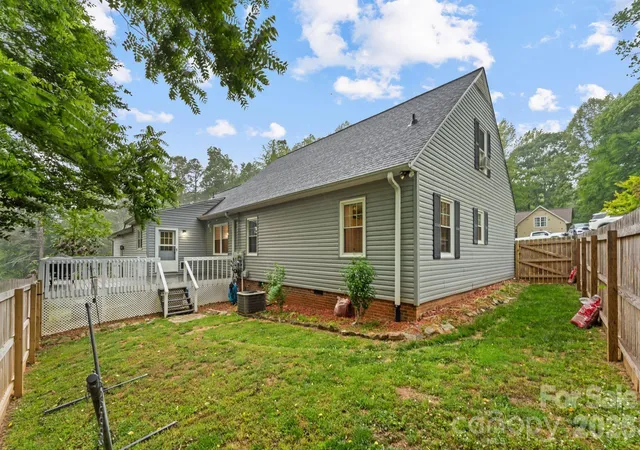 Homes for sale in Lenoir, NC | 1014 Bramblewood Ct Ne, Lenoir, NC 28645 | MLS# 4385707