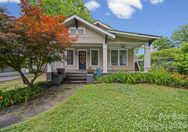 Photo 1 of Single family home for sale at 320 Westwood Ave, Charlotte, NC 28203 | MLS# 4385713 | Listing updated on 2026-09-05