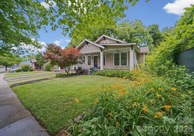 Photo 2 of Single family home for sale at 320 Westwood Ave, Charlotte, NC 28203 | MLS# 4385713 | Listing updated on 2026-09-05