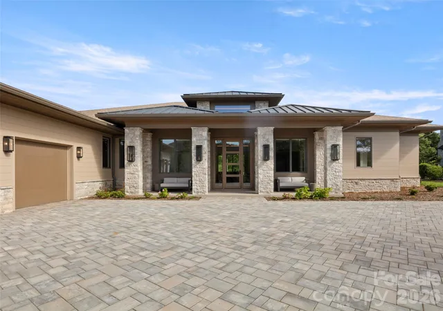 Photo 3 of Single family home for sale at 60 Walnut Valley Pkwy, Arden, NC 28704 | MLS# 4385723 | Listing updated on 2026-09-28
